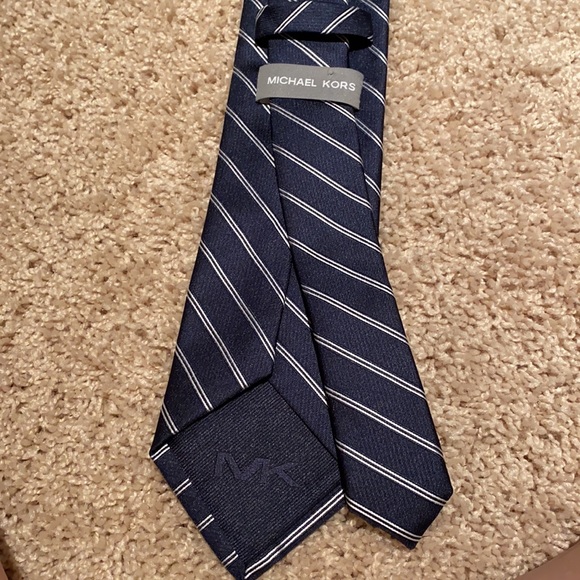 Michael Kors never used tie - Picture 4 of 4